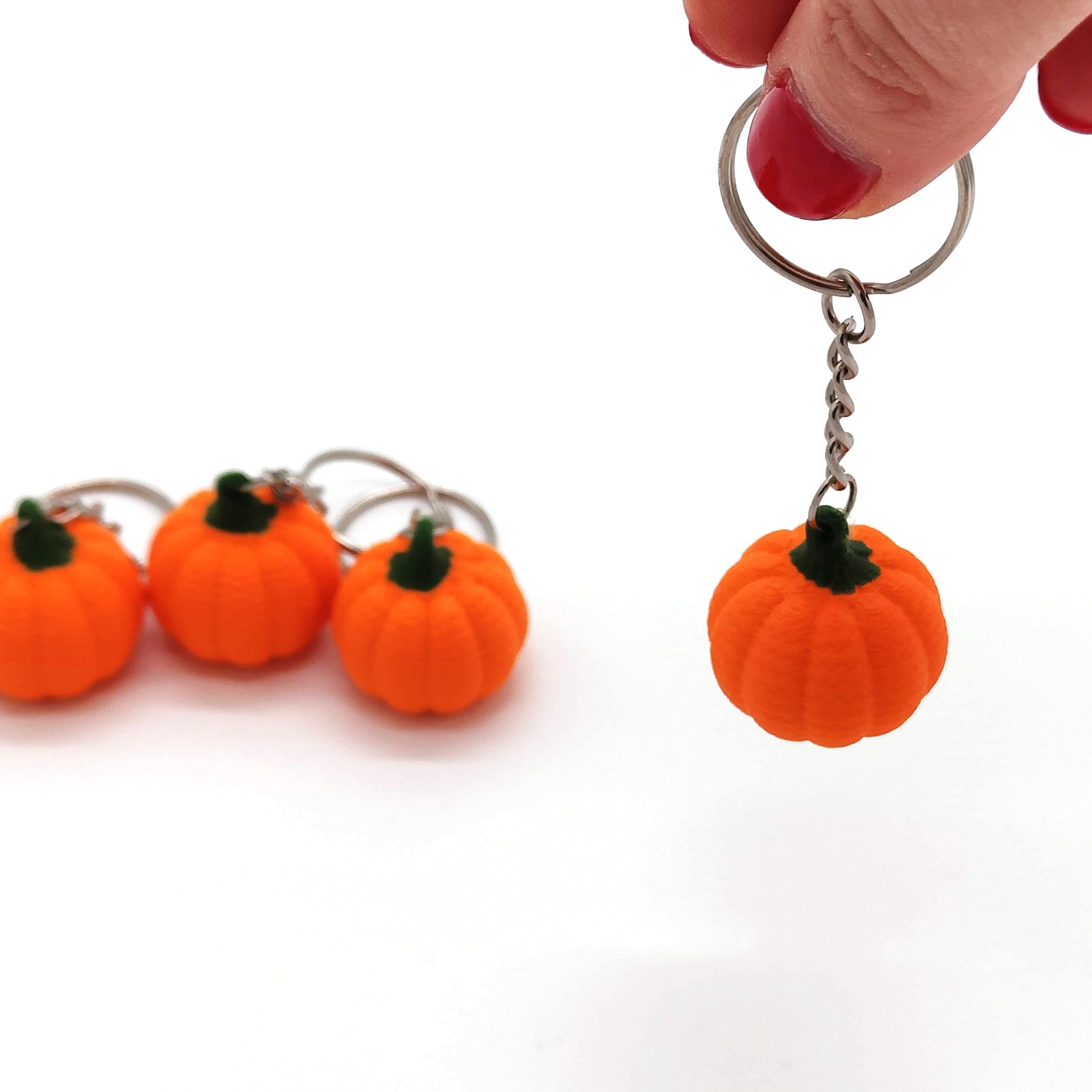 Weave Pumpkin Keychain, Autumn Charm, Cute Fall Accessory, Perfect Seasonal Gift, Halloween Thanksgiving gift, wedding favour